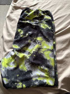 No Boundaries Black and Neon Yellow Tie-Dye Leggings